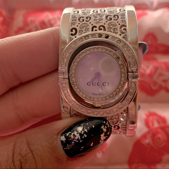 Gucci Accessories - Gucci twirl watch